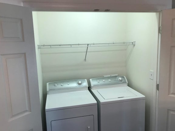 Washer Dryer In Apartment at Shaker Square, Lebanon